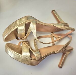 Naturalizer - ABBY - Textured Gold Faux Leather heels